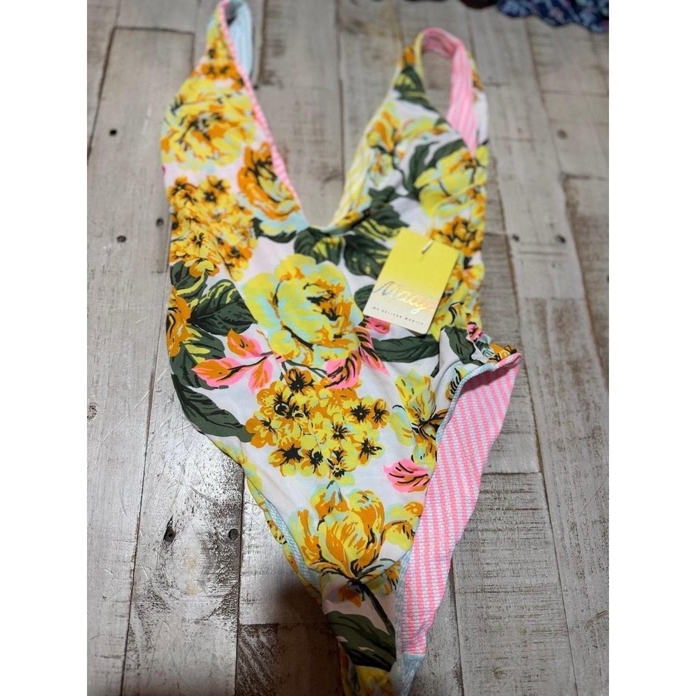 NWT-‎ Women's reversible Maamgic bathing suit